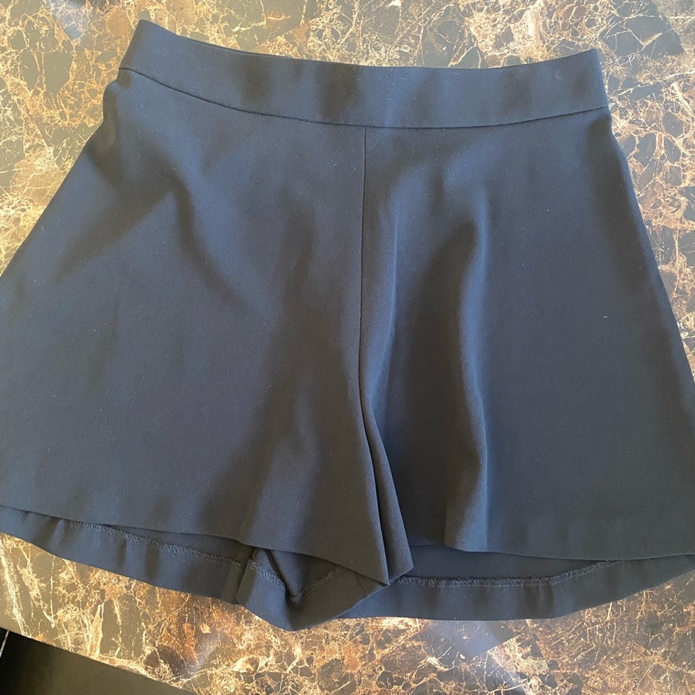 Shorts - Picture 2 of 5